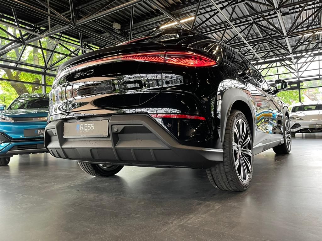 BYD SEALION 7