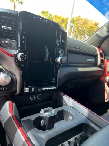 Dodge RAM Rebel 1500 4x4 Crew Cab unfallfrei