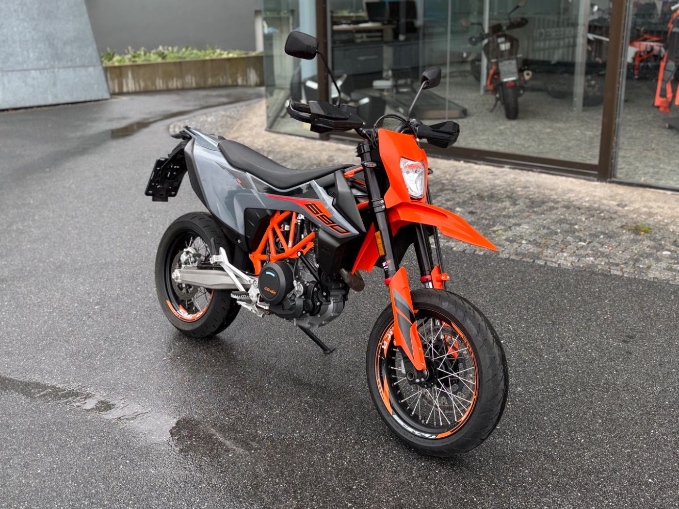 Fahrzeugabbildung KTM 690 SMC-R 2022 A2 Arrow Endschalldämpfer