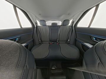 Mercedes E 220 - 5
