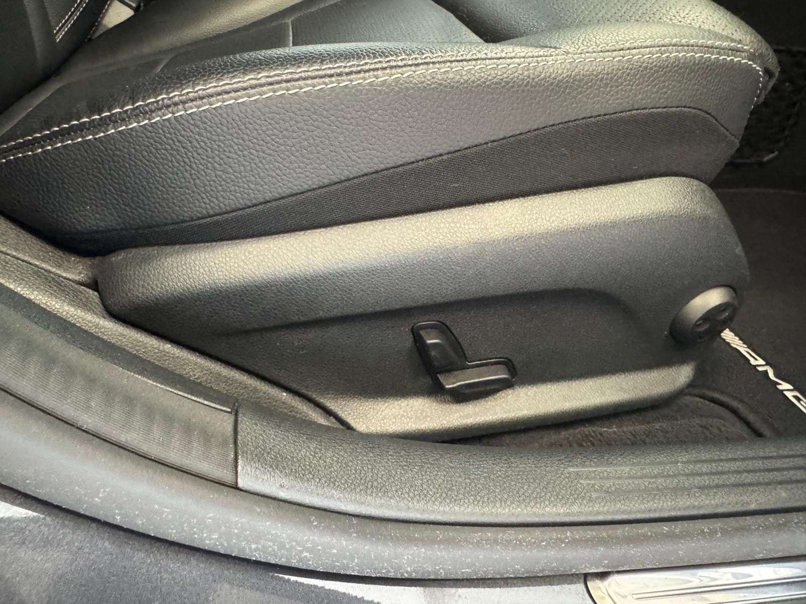 Fahrzeugabbildung Mercedes-Benz C 300 T-Modell/AMG LINE/PANORAMA/NAVI/BURMESTER