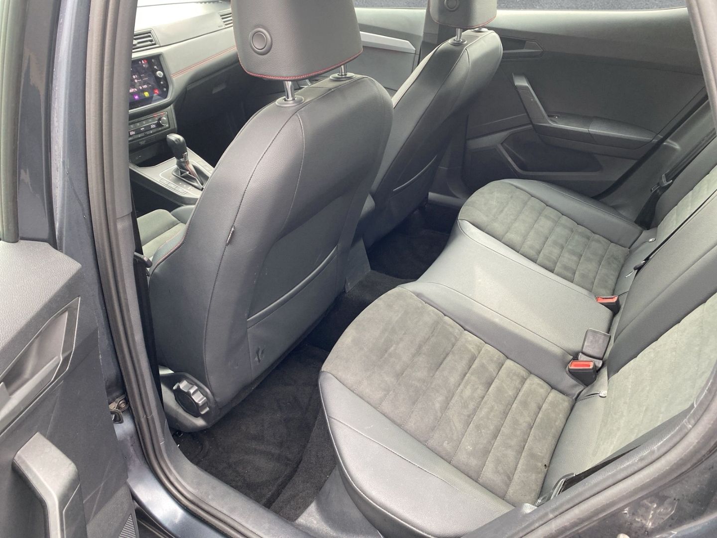 Fahrzeugabbildung SEAT Ibiza FR 1.0 TSI EU6d Navi Soundsystem LED Apple