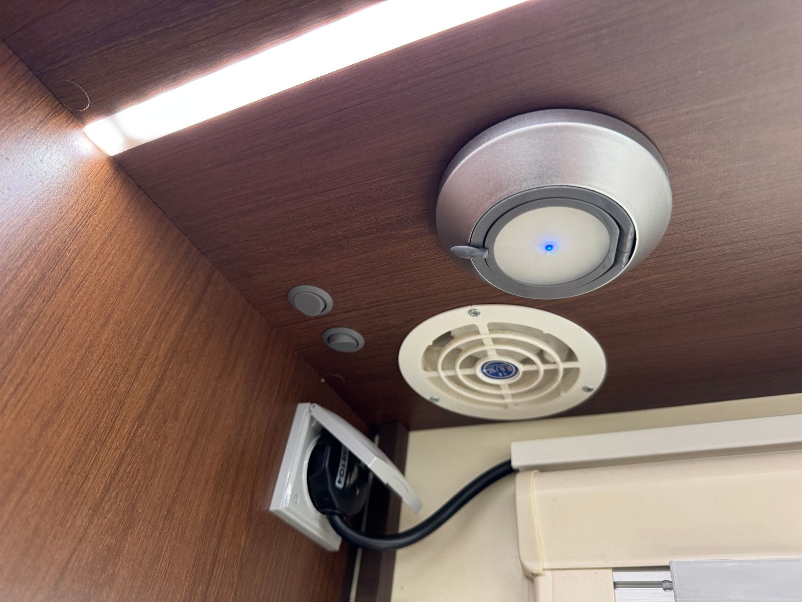 Fahrzeugabbildung Ahorn ALASKA TE PLUS AUTOMATIK SOLAR TV LUFTFEDERUNG