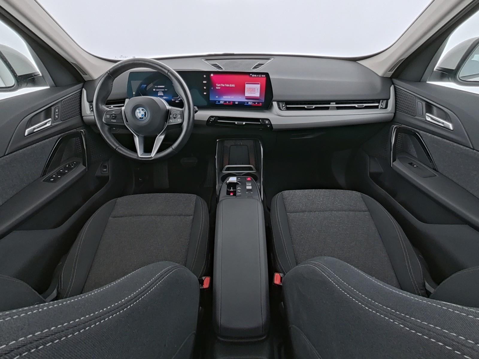 BMW iX1 xDrive30 Navi PDC Siitz&Lenkrhzg., миниатюра 9