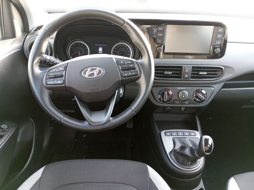 Fahrzeugabbildung Hyundai i10 1.2 Automatik Trend