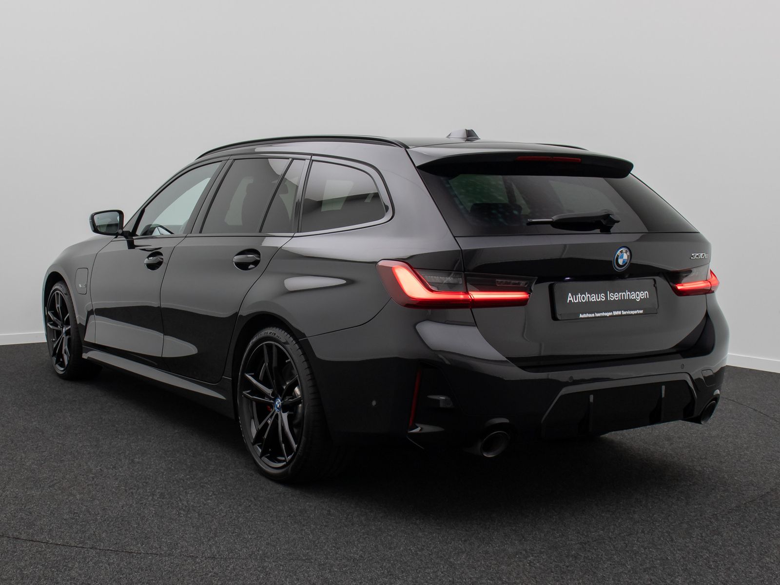Fahrzeugabbildung BMW 330e M Sport Pro Kamera HUD DAB H/K Komfort 19"