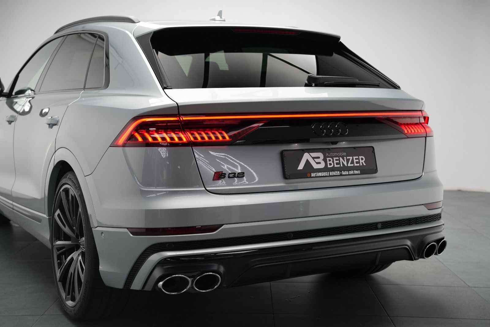 Fahrzeugabbildung Audi SQ8 4.0 TFSI quattro/EXCLUSIVE/ALCANTARA/BLACK