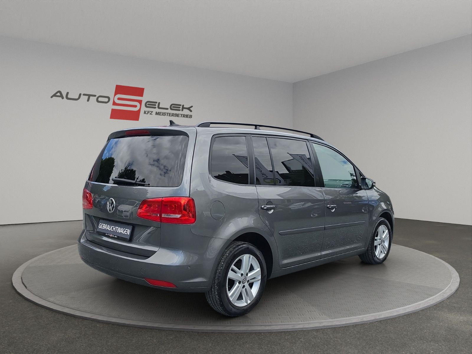 Fahrzeugabbildung Volkswagen Touran Match AUTOMATIK LEDER  PDC SHZ PDC