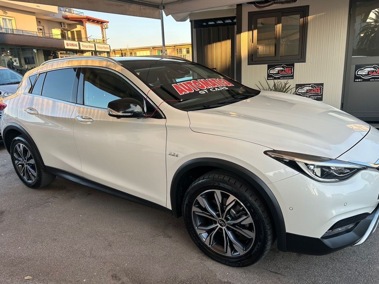 INFINITI QX30