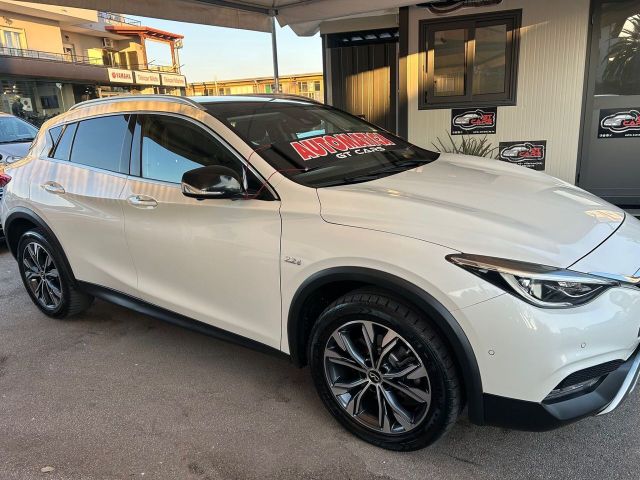 INFINITI QX30