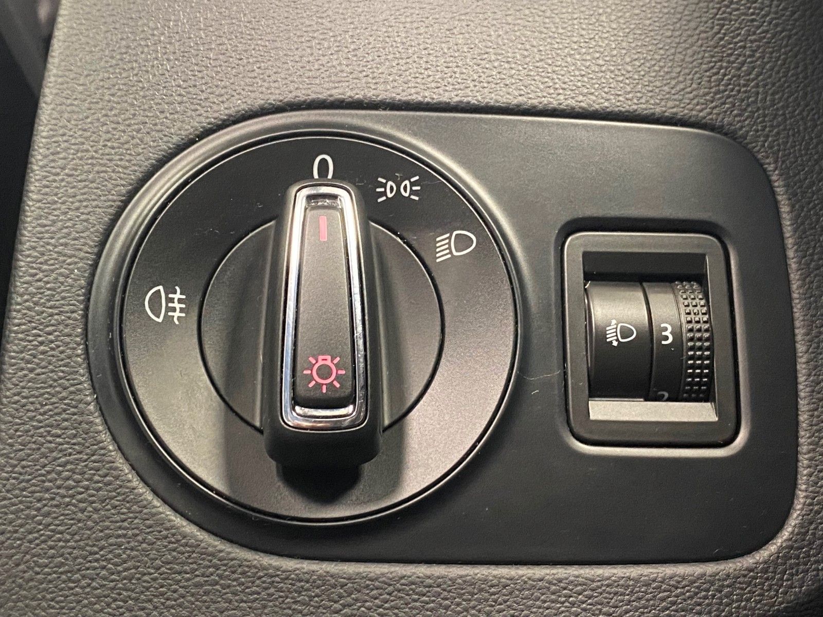 Fahrzeugabbildung SEAT Ibiza 1.0 TSI Style+Checkheft+Freisprech+Tempoma