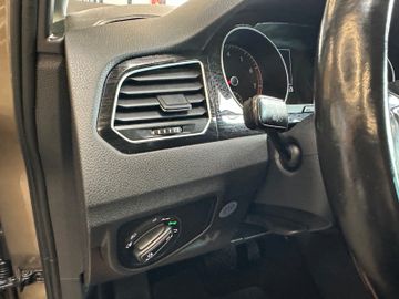 Volkswagen Golf Sportsvan VII Highline *LED*ACC*AHK*