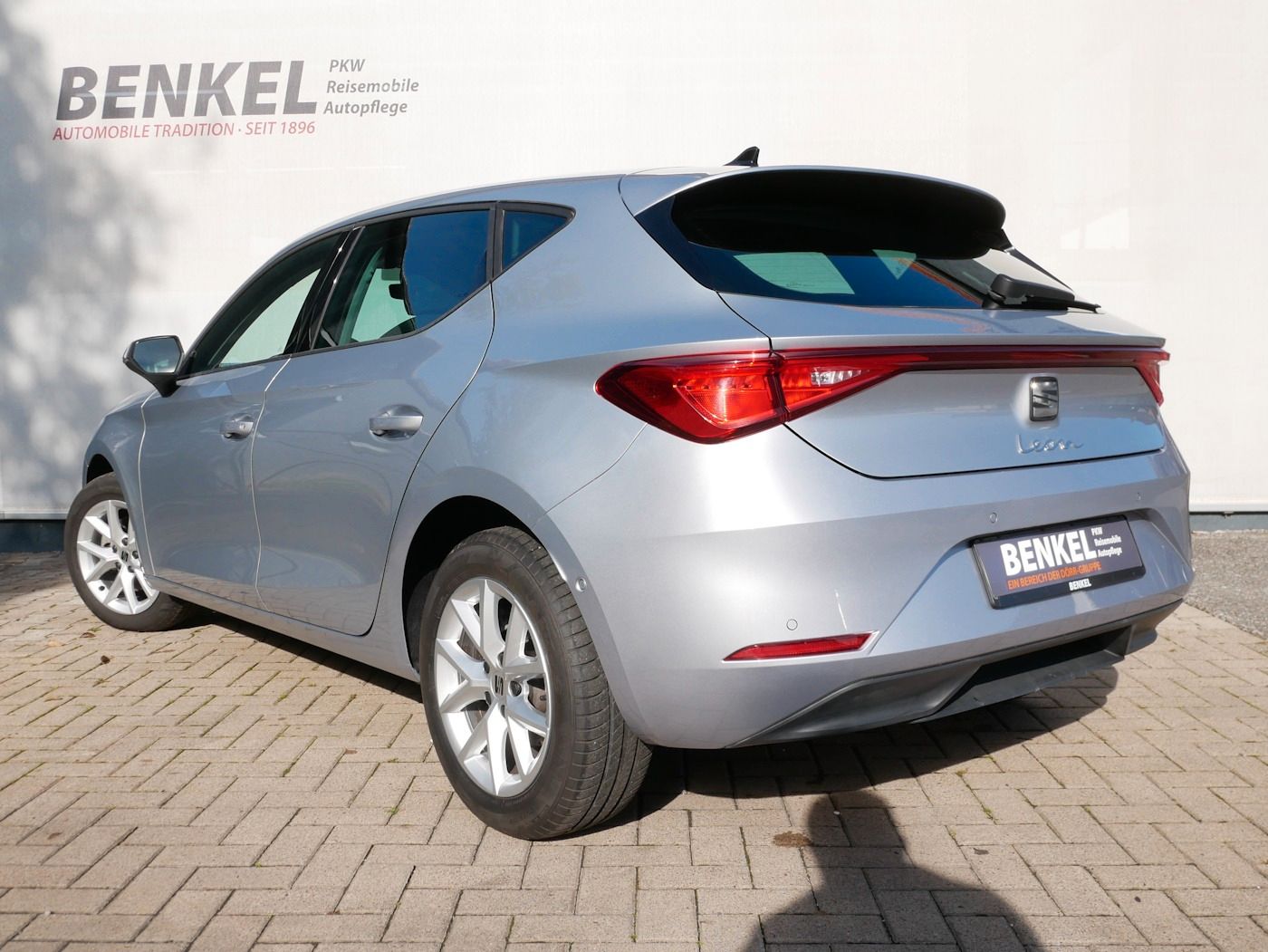 Fahrzeugabbildung SEAT Leon 1.5 TSI Style LED PDC DAB 3-Zonen Klima