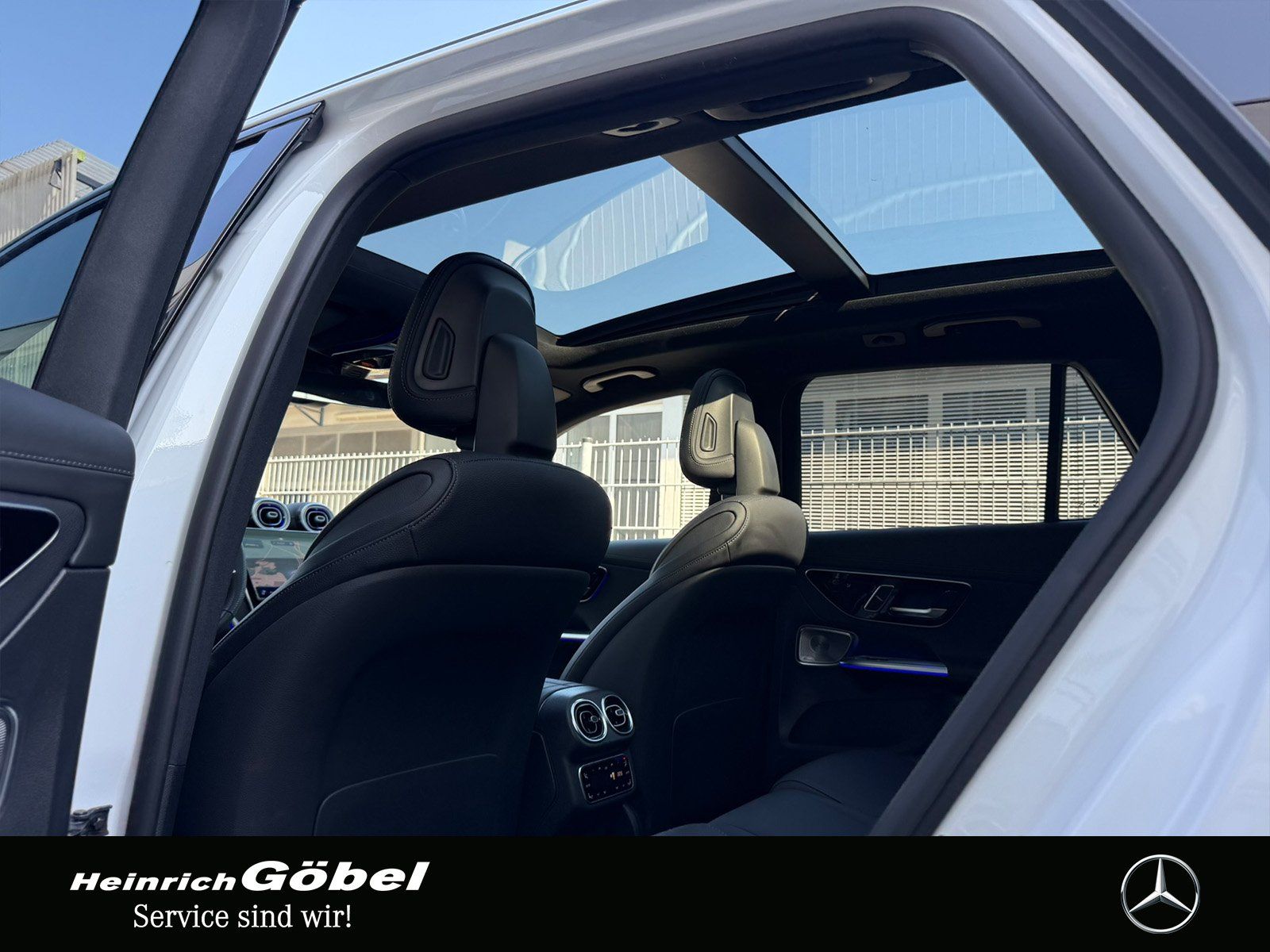 Fahrzeugabbildung Mercedes-Benz GLC 300 AMG*FULL*HEAD-UP*BURMESTER*AHK*SITZKLIMA