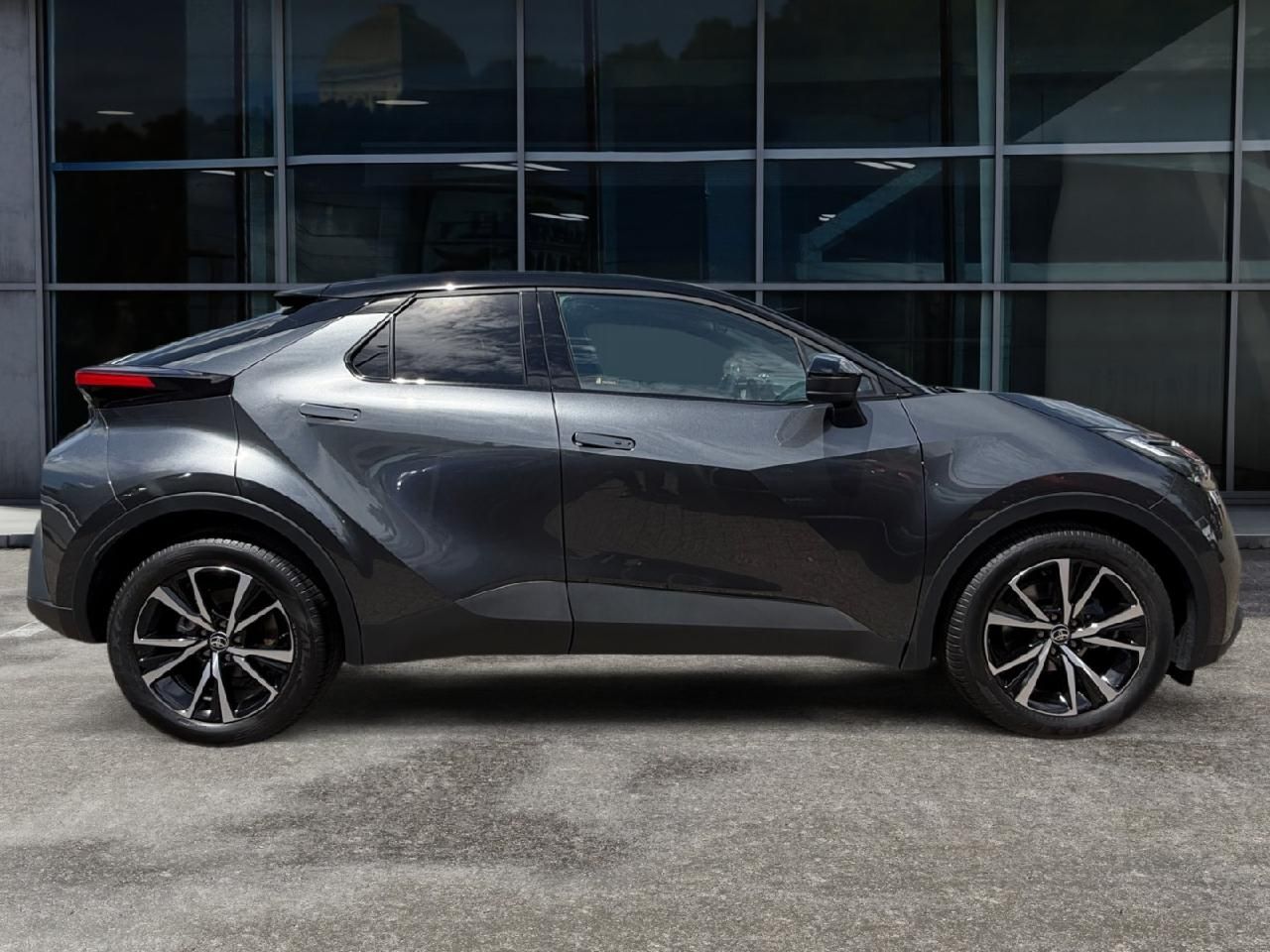 Fahrzeugabbildung Toyota C-HR Hybrid FWD Teamplayer