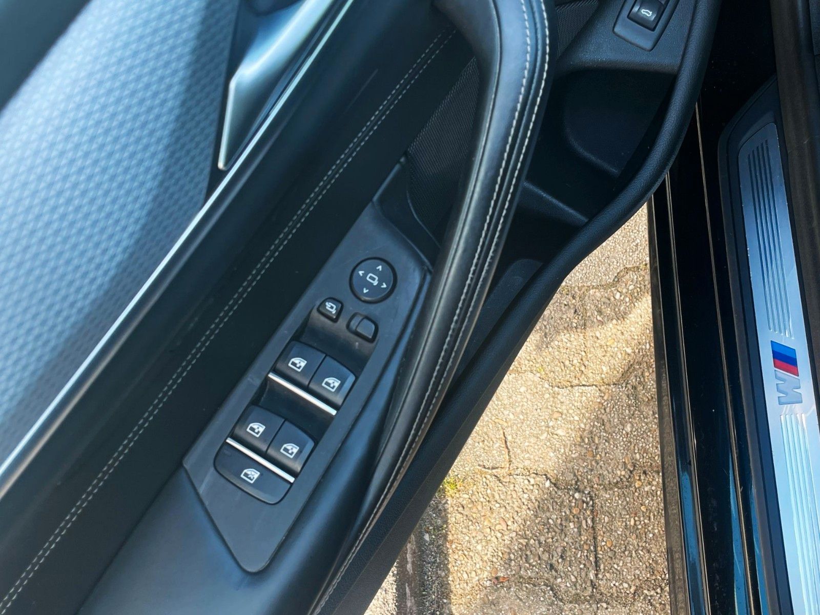 Fahrzeugabbildung BMW 540 d xDrive SAG M SPORT HUD KOMFORTSITZE  DDC