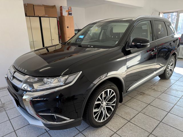 Mitsubishi Outlander SUV-Star+ 4WD*LED*El.Kofferr.*Sitzh.*