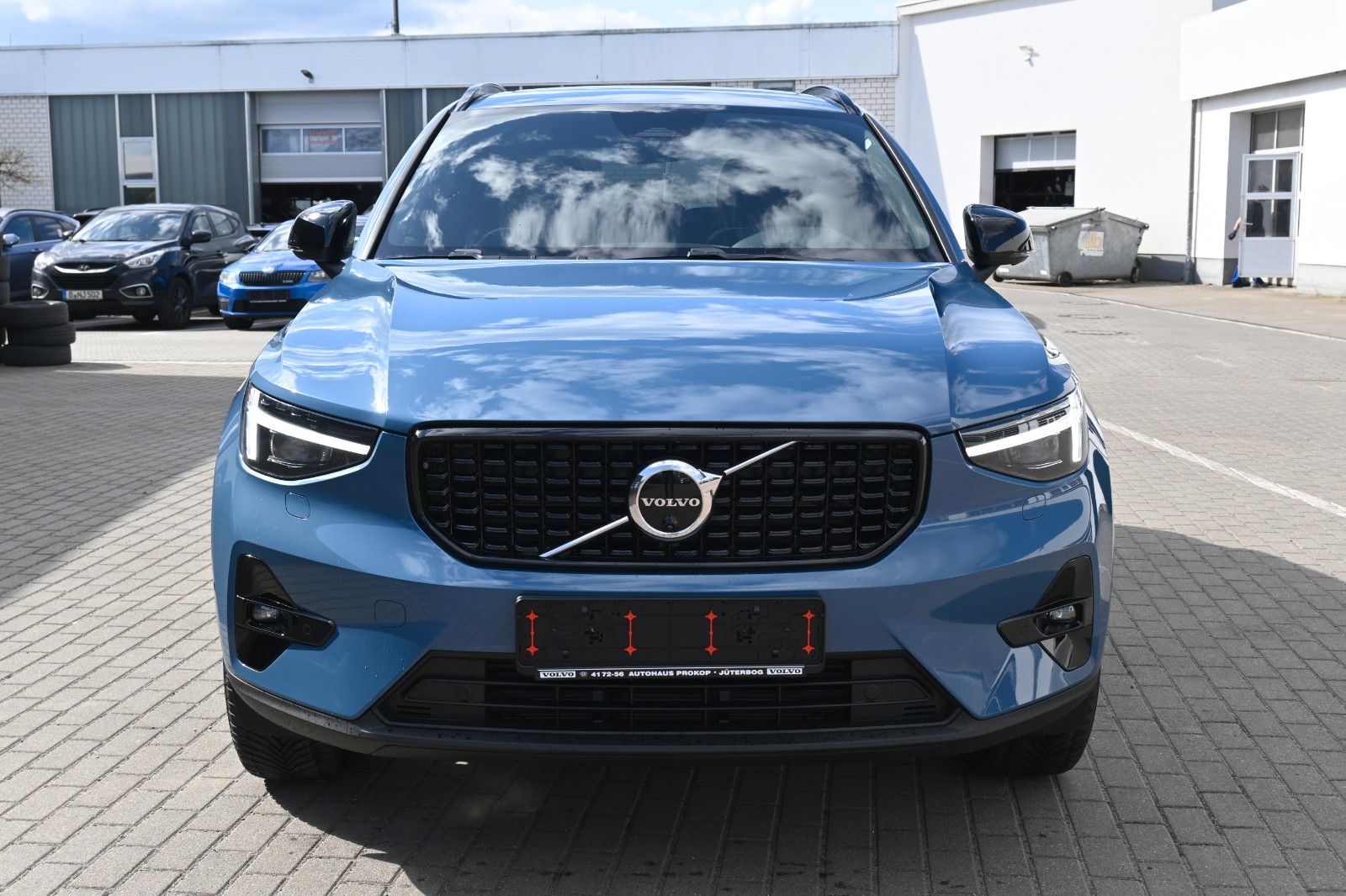 Fahrzeugabbildung Volvo XC40 B3 DKG Ultra Dark*FSHZG*PANO*360°*ACC