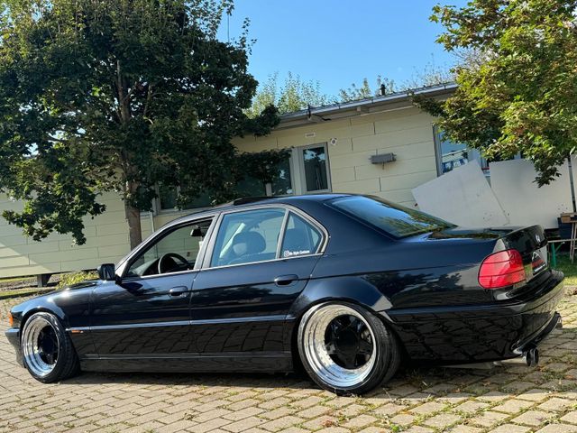 BMW E38*740*BREITBAU*#Mo Style Customs/Instagram