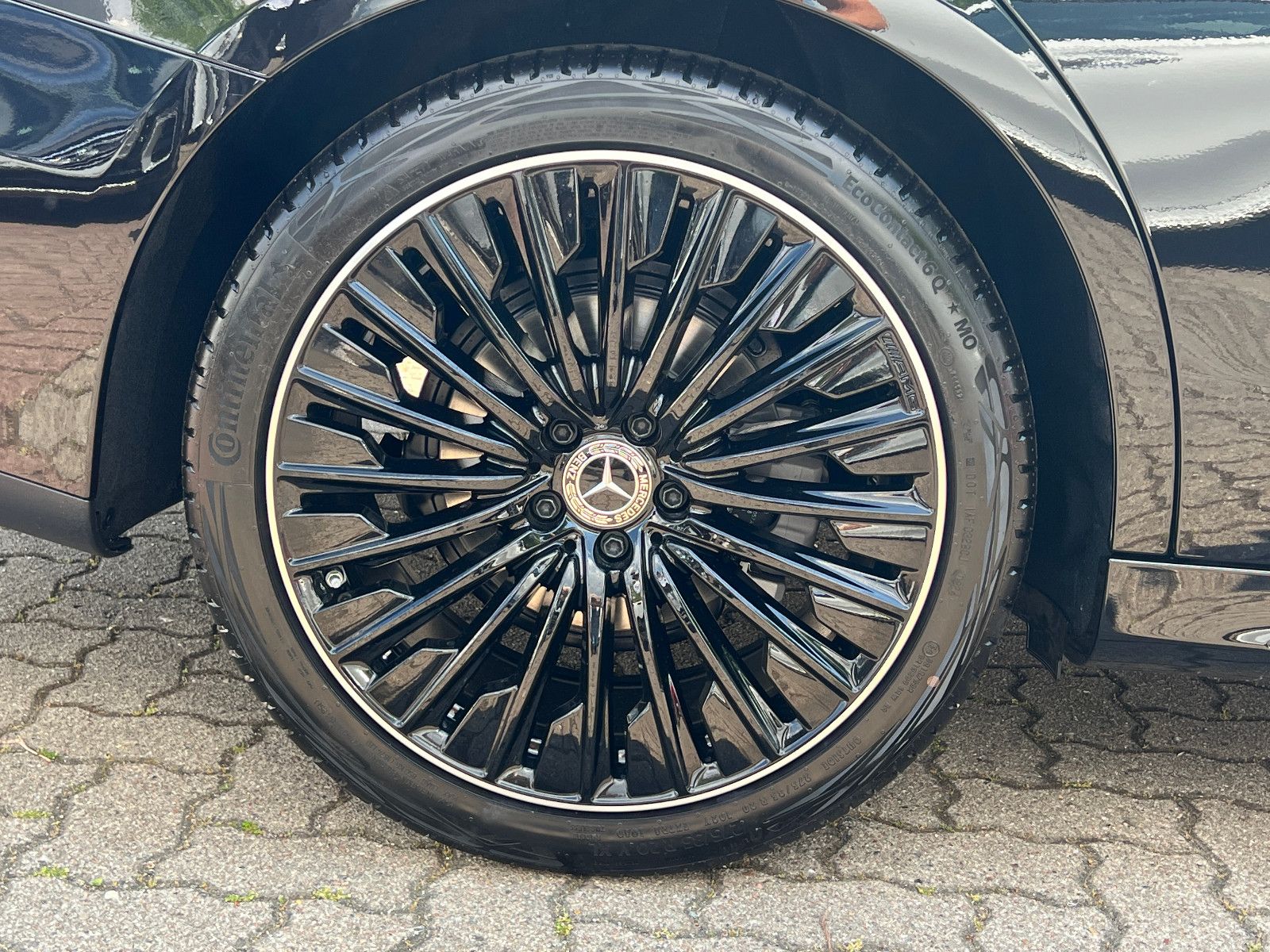 Fahrzeugabbildung Mercedes-Benz E 200 AMG LINE PREMIUM PANO SUPERSCREEN NAPPA