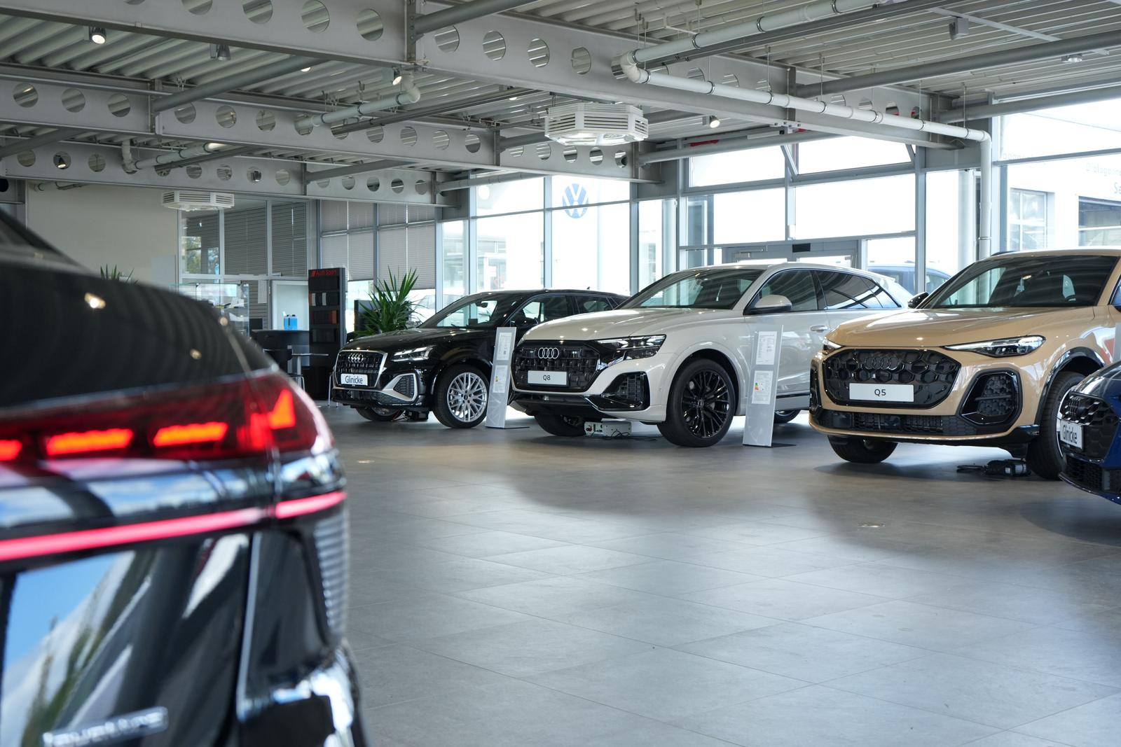 showroom-image-bottom