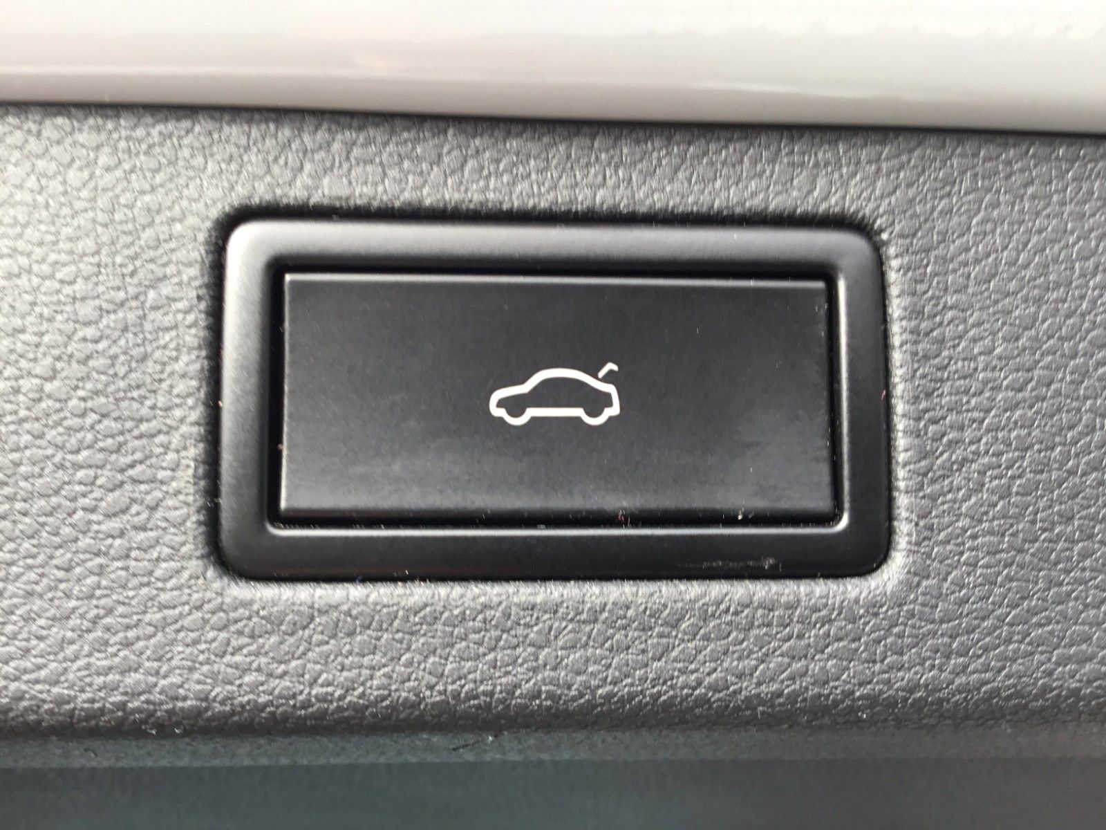 Fahrzeugabbildung SKODA Kamiq 1.0 TSI DSG Style+AHK+LED+el.Heckklappe