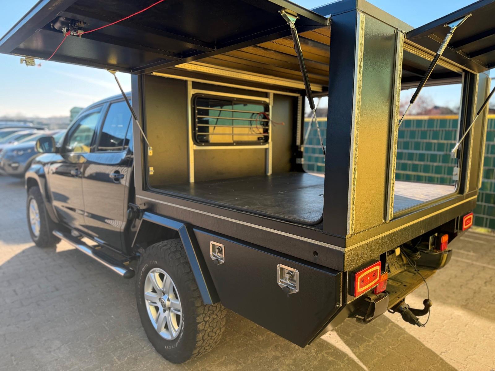 Volkswagen Amarok Aventura DoubleCab 4Motion Jäger und Hund