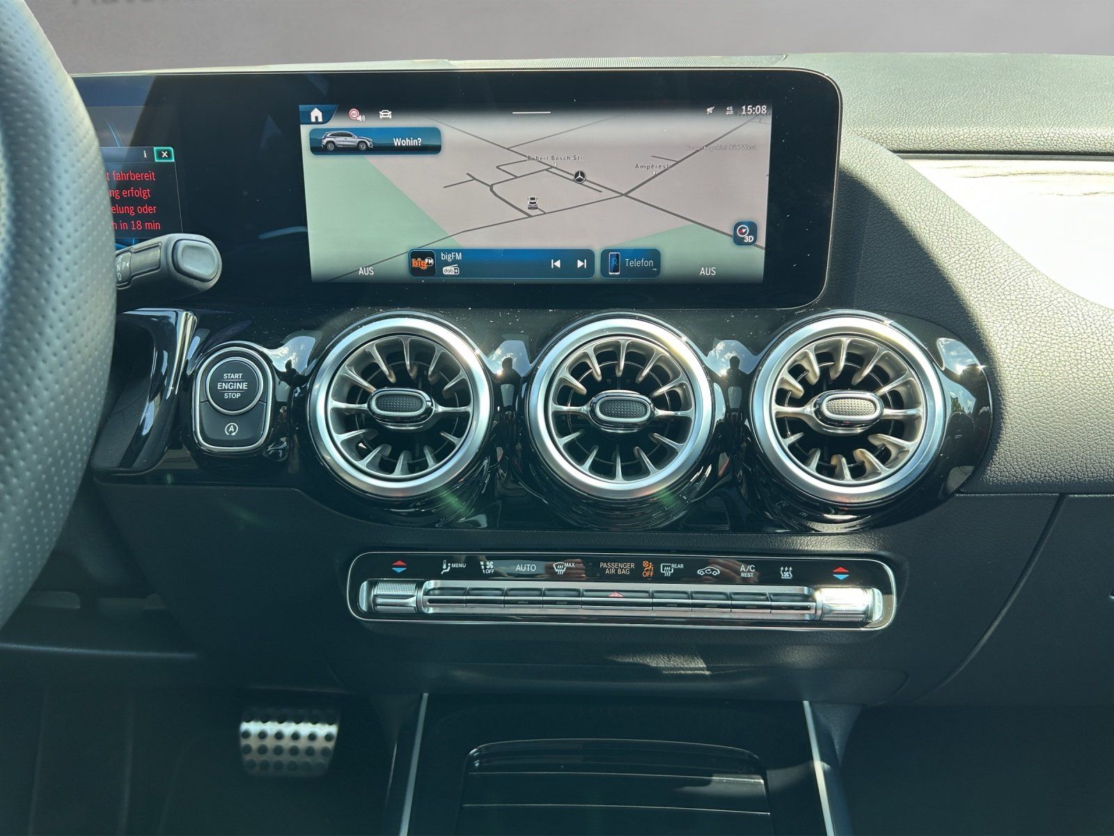 Fahrzeugabbildung Mercedes-Benz GLA35 AMG Prem+ DISTR Perf.Sitz AHK Standhz Burm