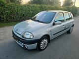 Renault clio km 76265  mit Neu TÜV 2027 - Renault Clio aus 2000