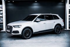 AUDI Q7 50 TDI Quattro - Unfallfrei - Neuwagenzustand