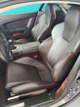 Aston Martin V8 Vantage 4.3l - Handschalter, Kupplung Neu - graue Aston Martin V8 Vantage