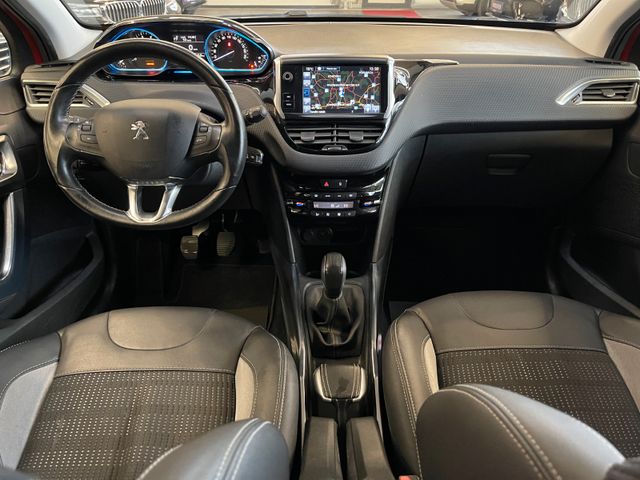 Peugeot 2008 Allure *NAVI*DAB*SZHZ*TEMPOMAT*PDC*