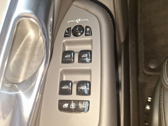 XC 90 T8 Twin Engine AWD Plus Dark Recharge Plug