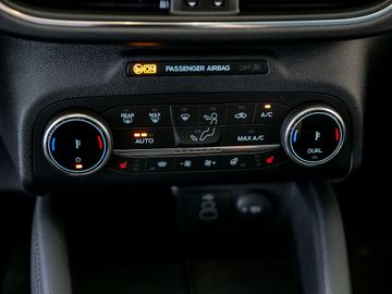 Ford Kuga Titanium -Navi-LED-Rückfahrkamera-Lenkradhe