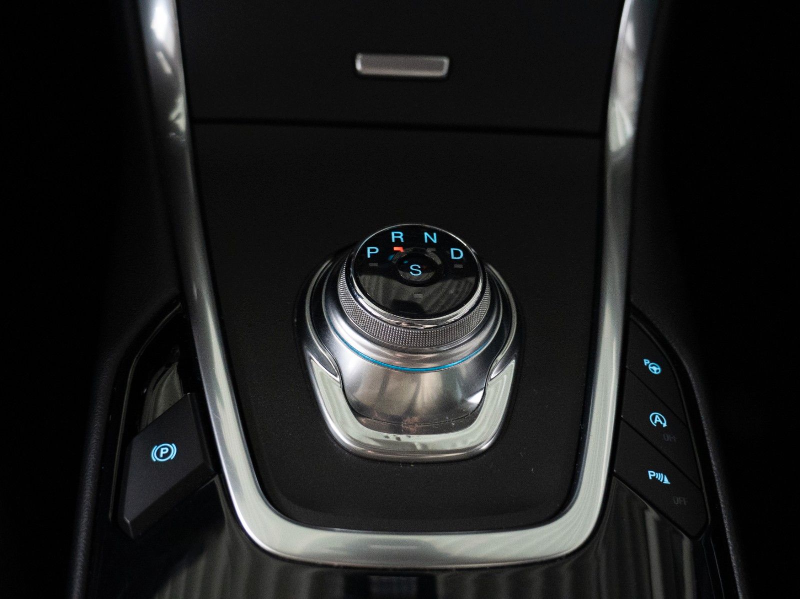 Fahrzeugabbildung Ford Galaxy Titanium/NAVI/AUTOMATIK/7-SITZER/WINTER