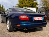 Jaguar XK8 Coupé - blaue Jaguar XK8