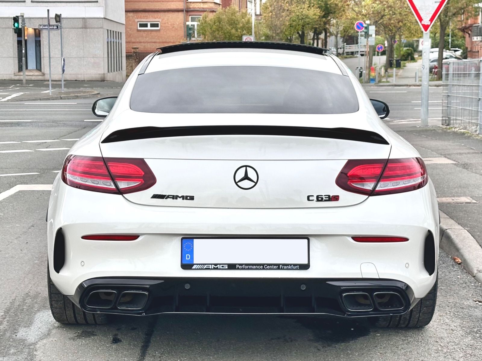 Fahrzeugabbildung Mercedes-Benz C 63 AMG COUPE*PANO+VOLL*
