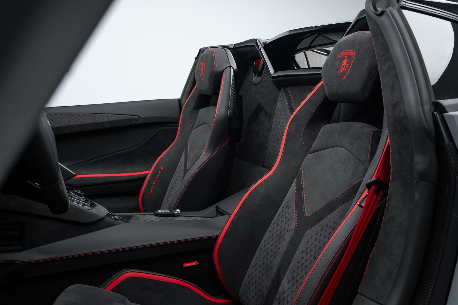 Fahrzeugabbildung Lamborghini Aventador Ultimae Roadster FULL CARBON/1 of 250