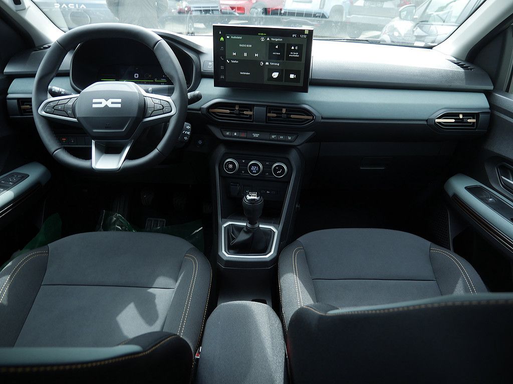 Fahrzeugabbildung Dacia Sandero Stepway Extreme TCe 110 NAVI LED 360°