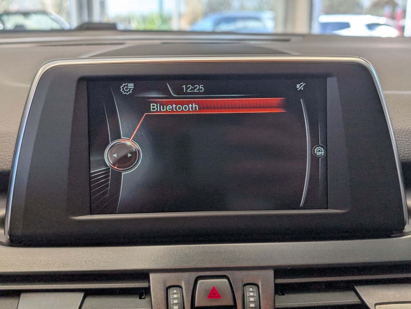 Fahrzeugabbildung BMW 220 i Active Tourer Advantage Navi Cam Pano AHK