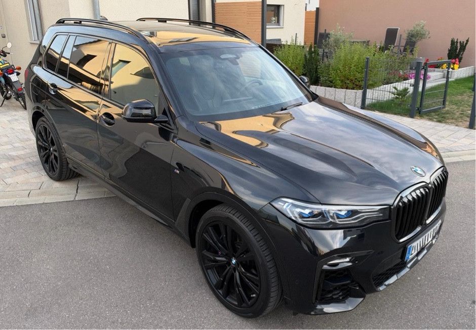 Image of BMW X7