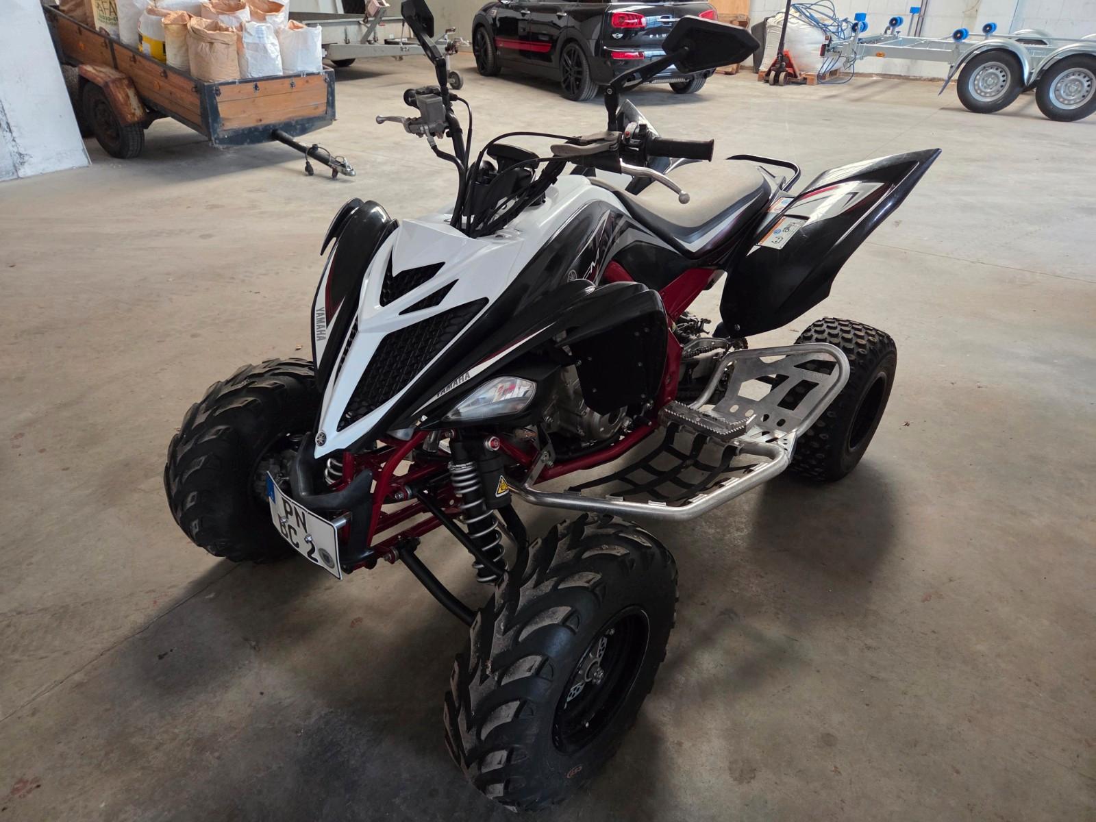 Yamaha  2015 — rear view
