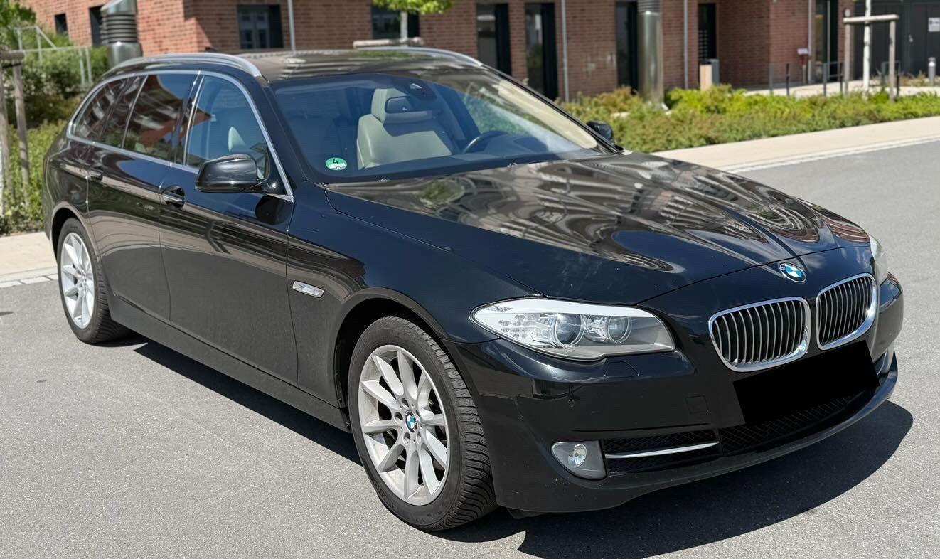 BMW 525 2012 — interior