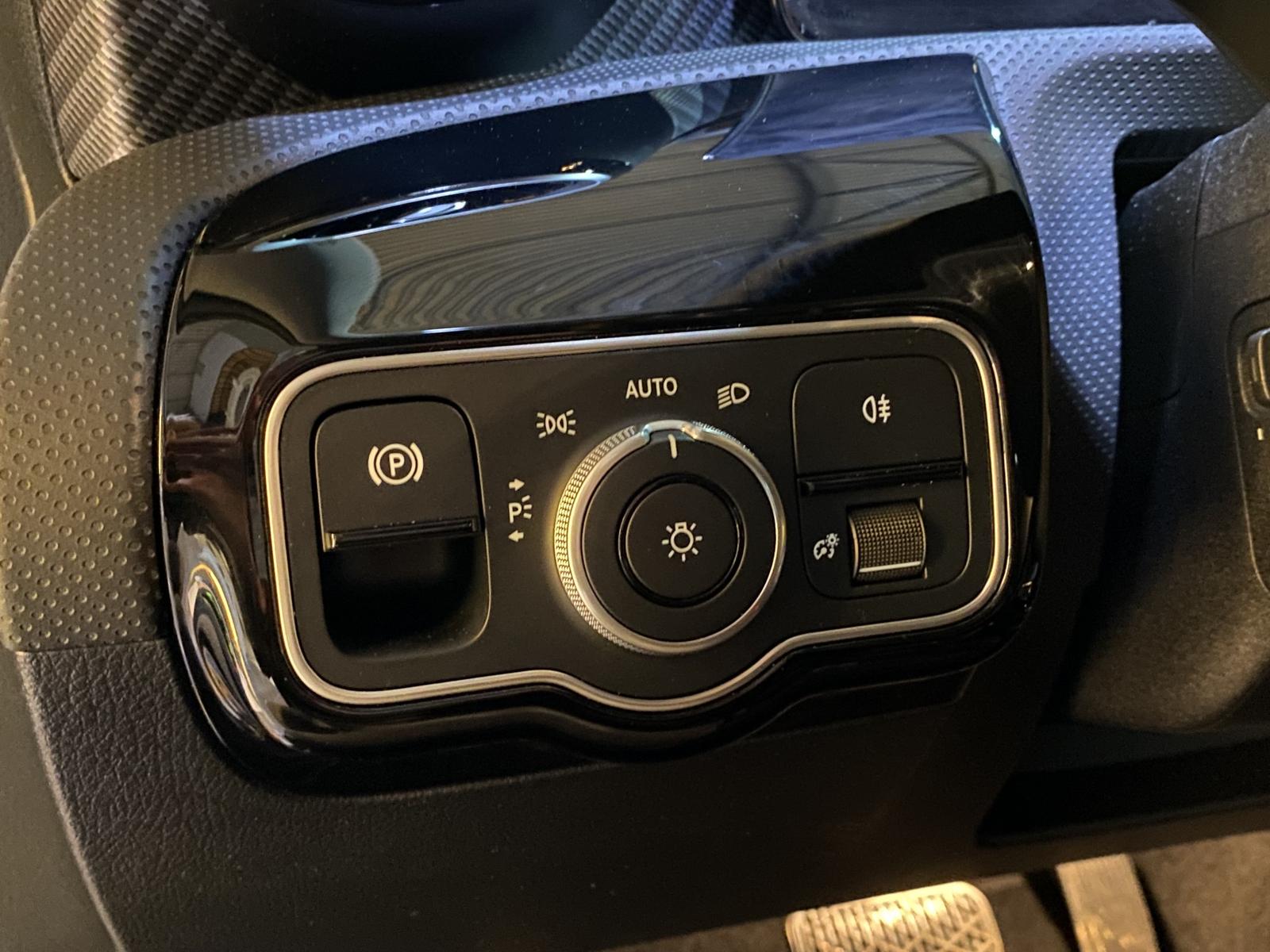 Mercedes-Benz A-Class Advance*SHZ*LED*ACC*360Cam*Navi*Leder*MBUX, миниатюра 29