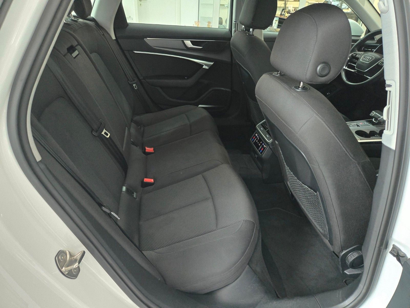 Fahrzeugabbildung Audi A6 Avant 45 TDI quattro*Business-Paket