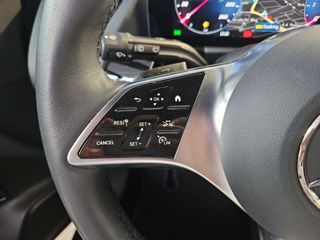 Fahrzeugabbildung Mercedes-Benz GLA 200 Progressive Totwi. Navi LED 360° SpurH