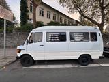 Mercedes-Benz 210d - Mercedes-Benz 1990
