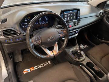 Hyundai i30 cw Trend *NAVI*KAMERA*PDC*CARPLAY*SHZ*LKRHZ*