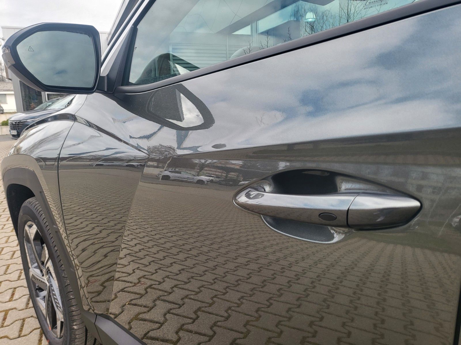 Fahrzeugabbildung Hyundai TUCSON 1.6 T-GDI PHEV 4WD TREND ASSI KRELL el.He