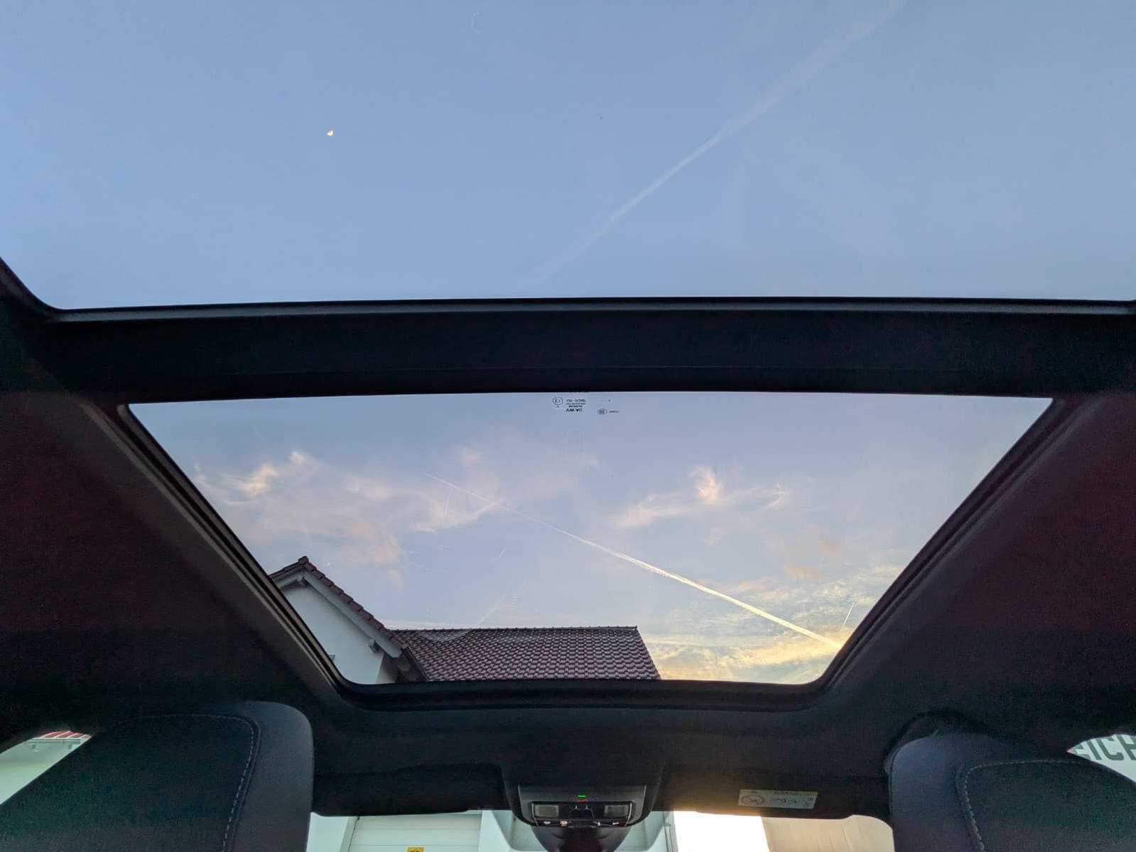 Fahrzeugabbildung SKODA Octavia 1.5 DSG Sportline PANO*MATRIX*AHK*5J.GAR